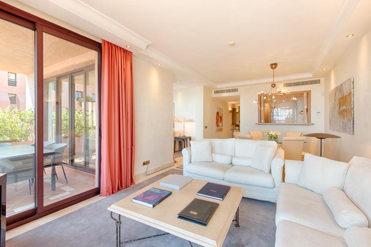 Bahia Beach Apartments Estepona Exterior photo