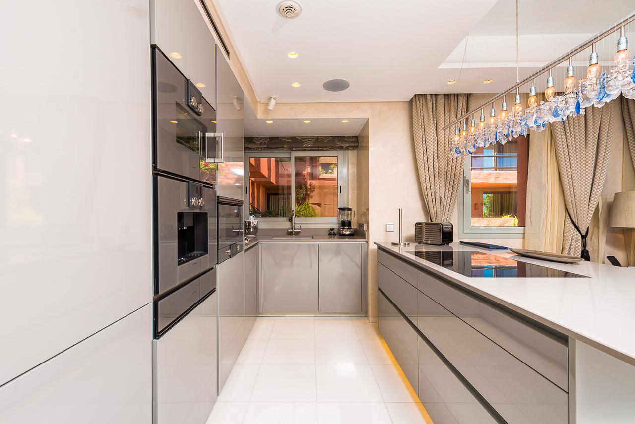 Bahia Beach Apartments Estepona Exterior photo